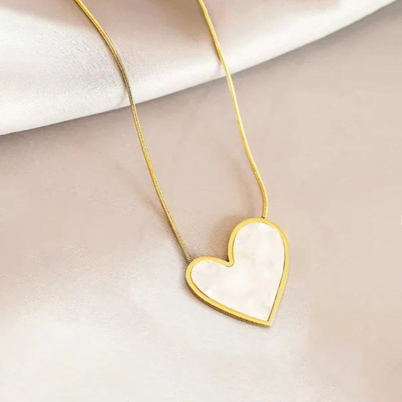 Gold-Plated anti Tarnish Heart Themed MOP Pendant