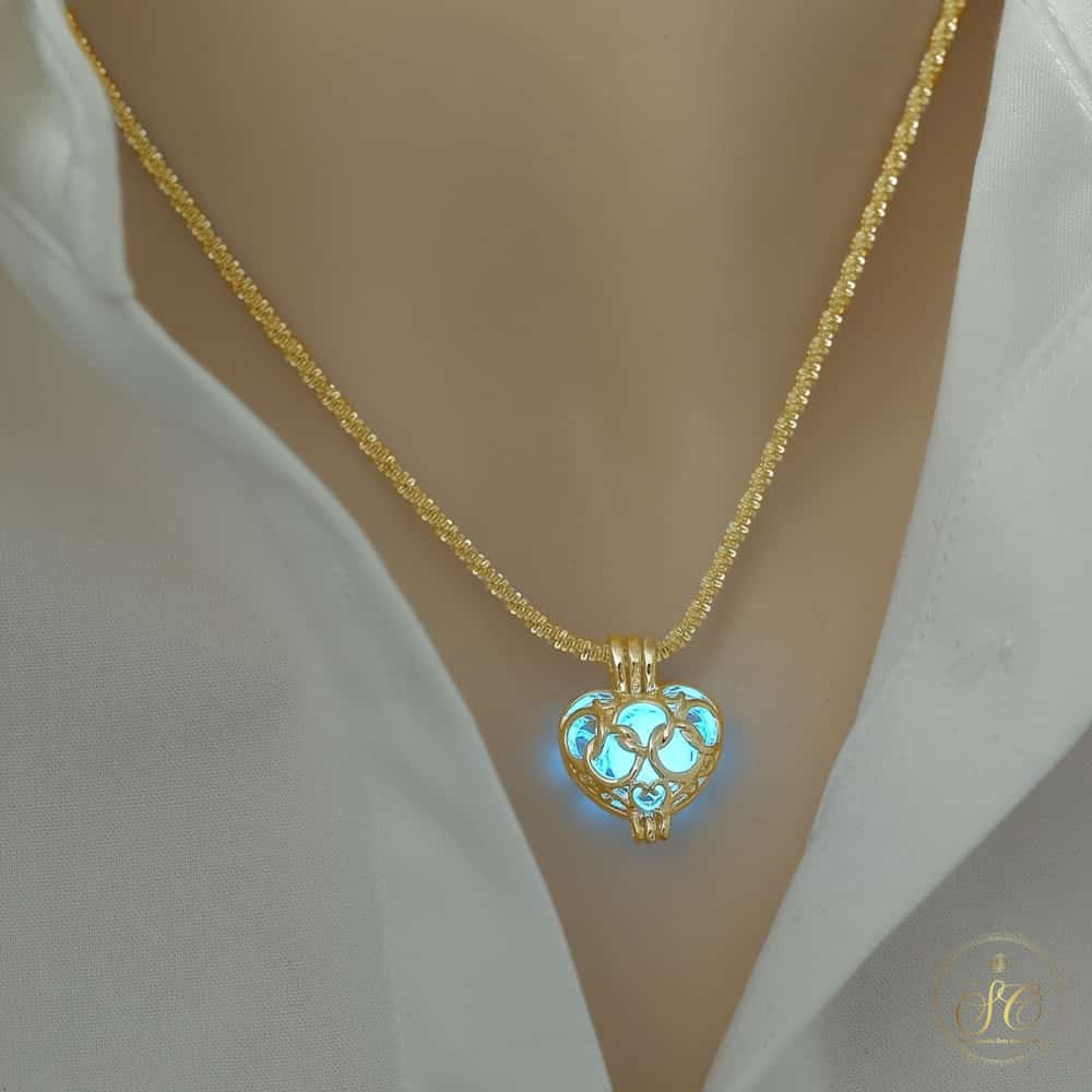 Refined Elegant Heart Shaped Luminous Gold Pendant Necklace - SeoulChic.store