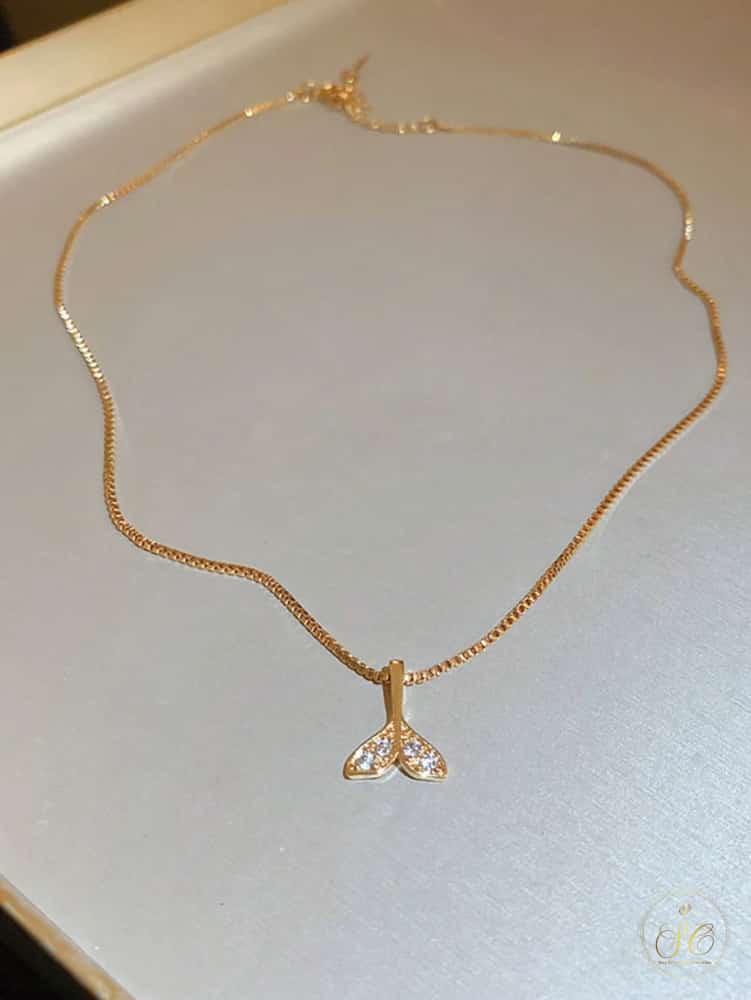 Modern Elegant Minimalist Rhinestone Fish Tail Pendant Necklace - SeoulChic.store