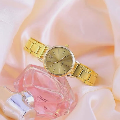 Chic Elegant Gold Plated Watch With Heart Shaped Necklace Set