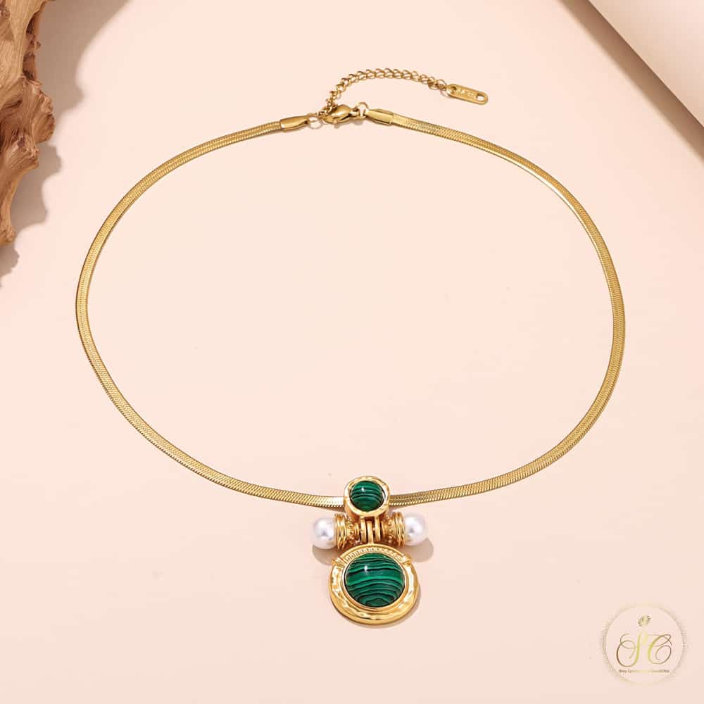 Elegant Vintage Bohemian Green Goldtone Necklace - SeoulChic.store